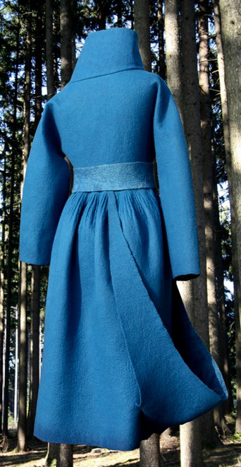 nunofelt dresss created by Gudrun Bartenberger